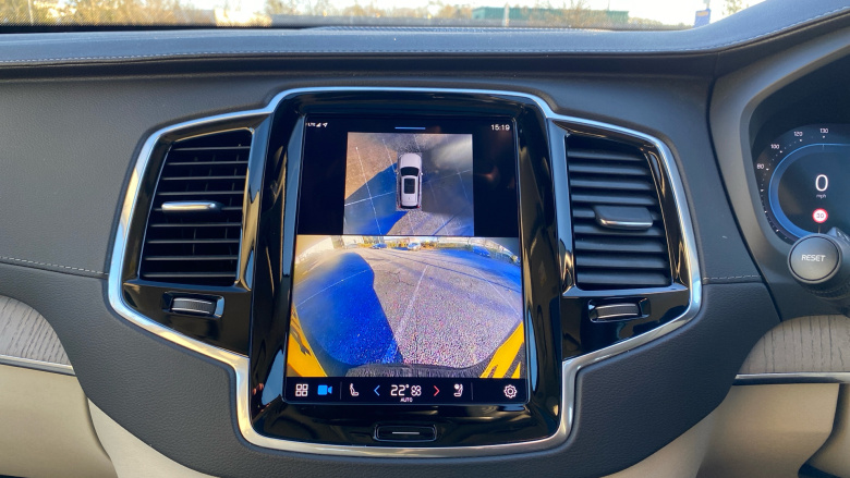 Volvo XC90 2.0 B5P Plus Edition Dark 5dr AWD Geartronic Petrol Estate